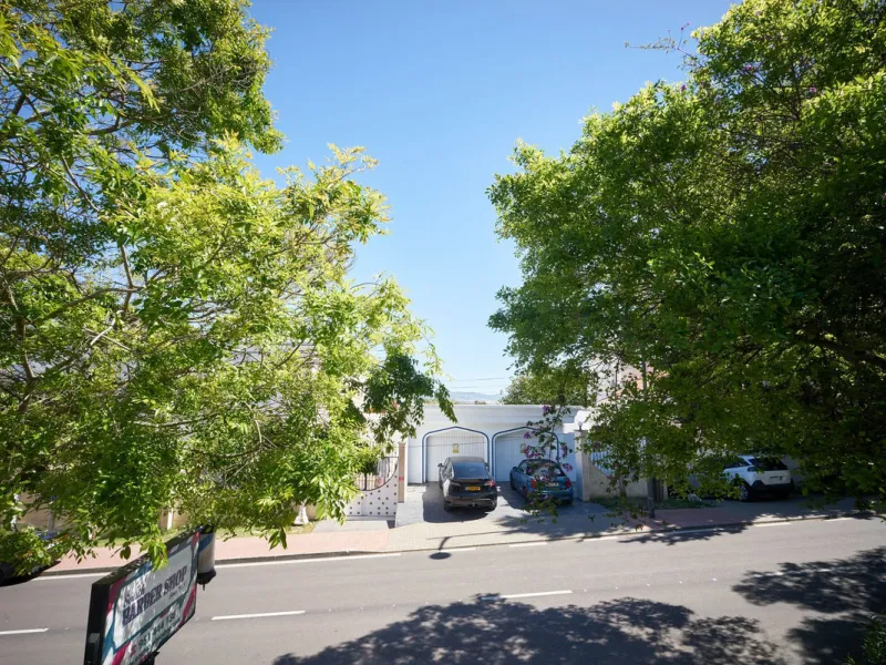 Fully Renovated 2-Bedroom Apartment for Sale in Conjunto Casaño – Nueva Andalucía
