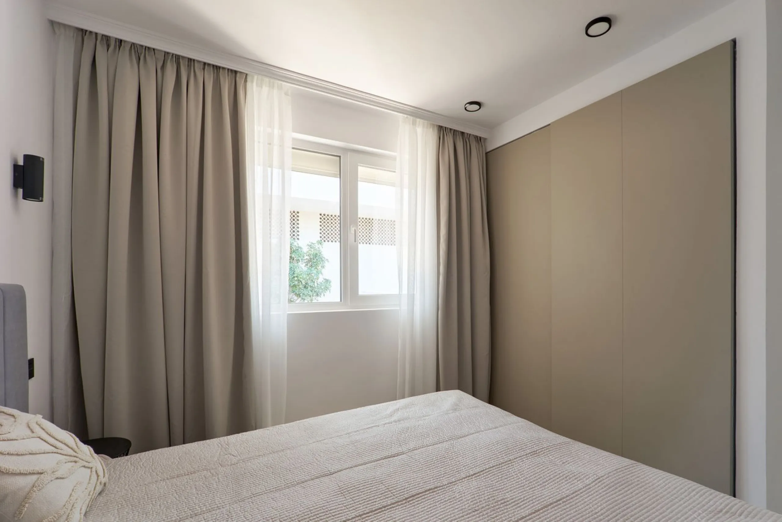 Fully Renovated 2-Bedroom Apartment for Sale in Conjunto Casaño – Nueva Andalucía