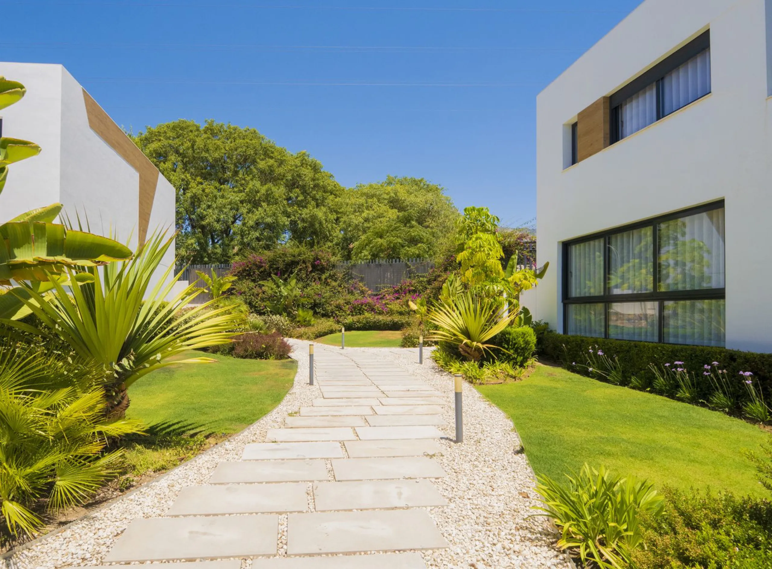 Magnificent 4-bedroom corner semi-detached villa in Marein Village, Los Naranjos, Marbella!
