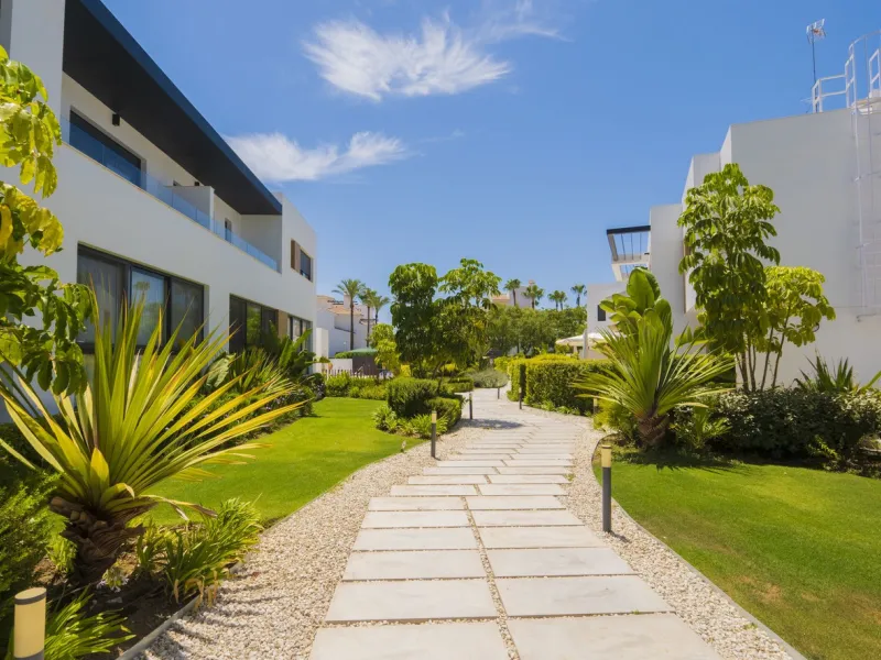 Magnificent 4-bedroom corner semi-detached villa in Marein Village, Los Naranjos, Marbella!