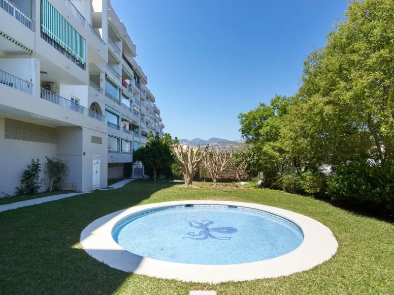 Fully Renovated 2-Bedroom Apartment for Sale in Conjunto Casaño – Nueva Andalucía