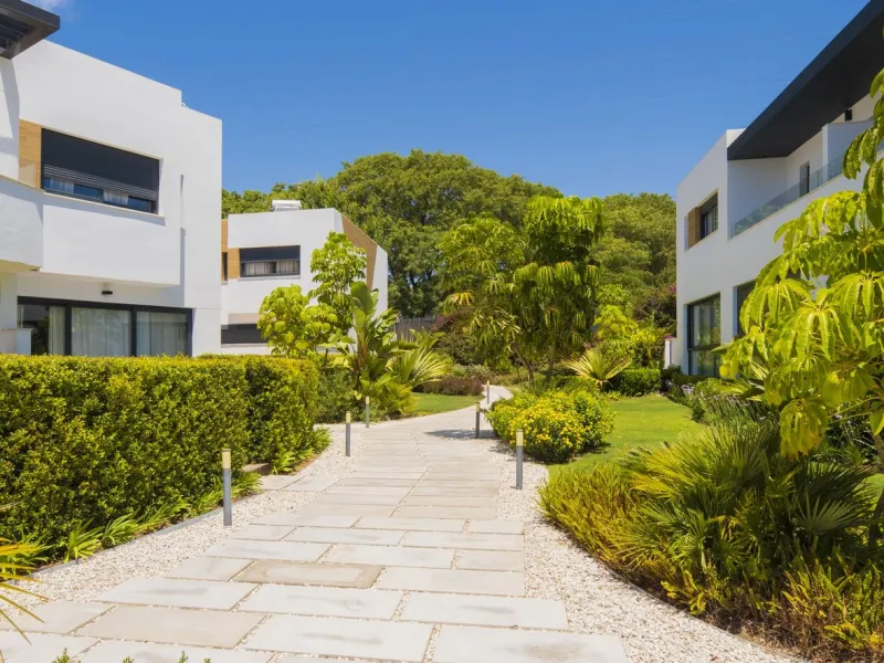 Magnificent 4-bedroom corner semi-detached villa in Marein Village, Los Naranjos, Marbella!