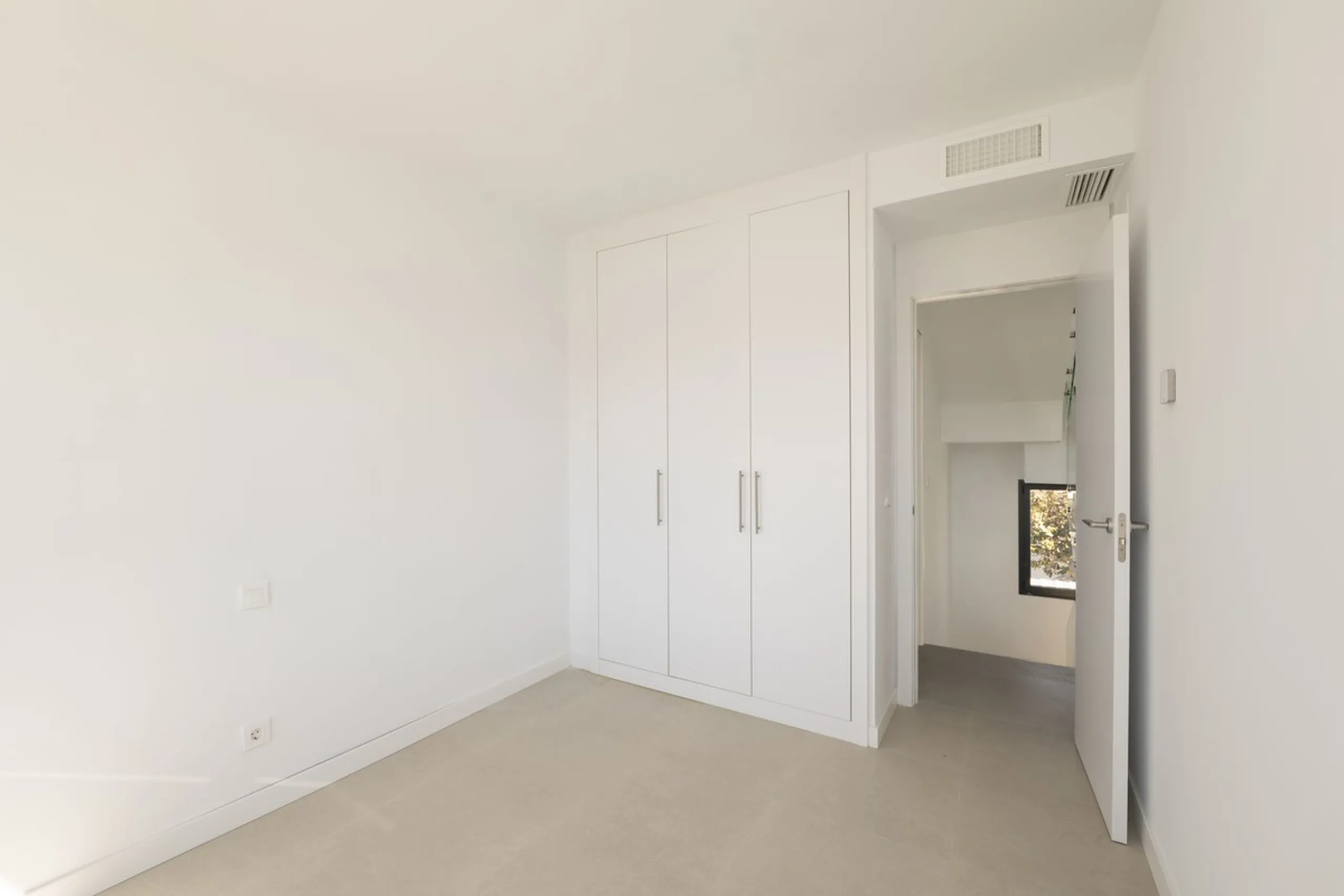 Magnificent high-end semi-detached villa located in the Serene Atalaya development, Estepona, Málaga, set within one of the most prestigious and sought-after residential areas of the Costa del Sol. The New Golden Mile has established itself as a benchmark