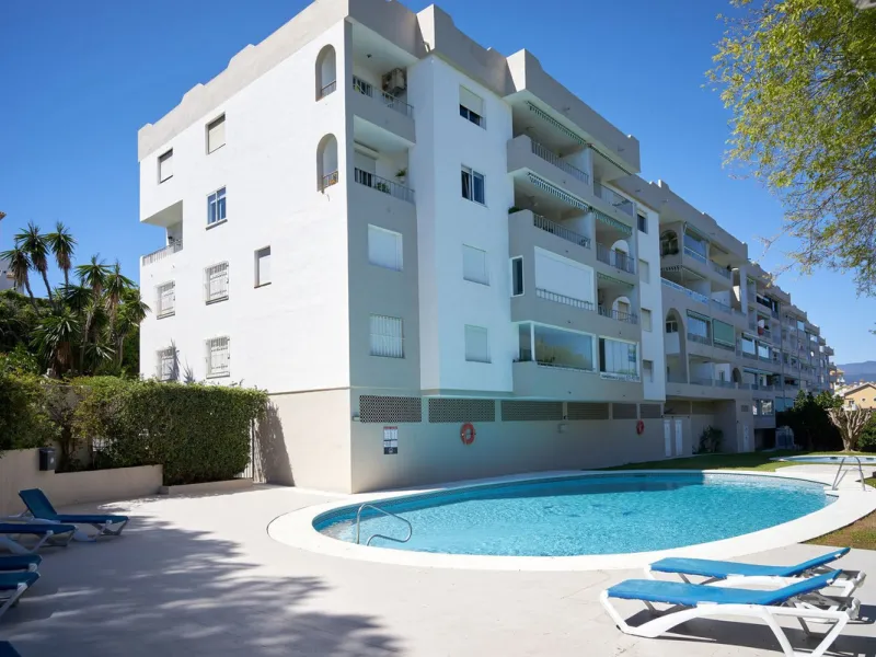 Fully Renovated 2-Bedroom Apartment for Sale in Conjunto Casaño – Nueva Andalucía