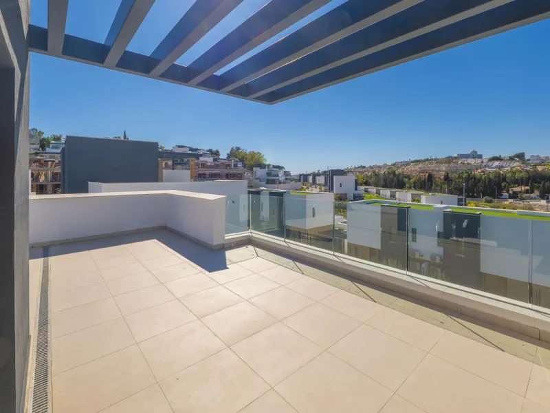 Magnificent high-end semi-detached villa located in the Serene Atalaya development, Estepona, Málaga, set within one of the most prestigious and sought-after residential areas of the Costa del Sol. The New Golden Mile has established itself as a benchmark