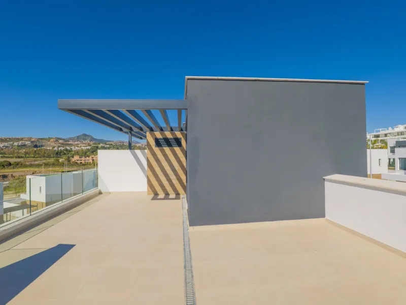 Magnificent high-end semi-detached villa located in the Serene Atalaya development, Estepona, Málaga, set within one of the most prestigious and sought-after residential areas of the Costa del Sol. The New Golden Mile has established itself as a benchmark
