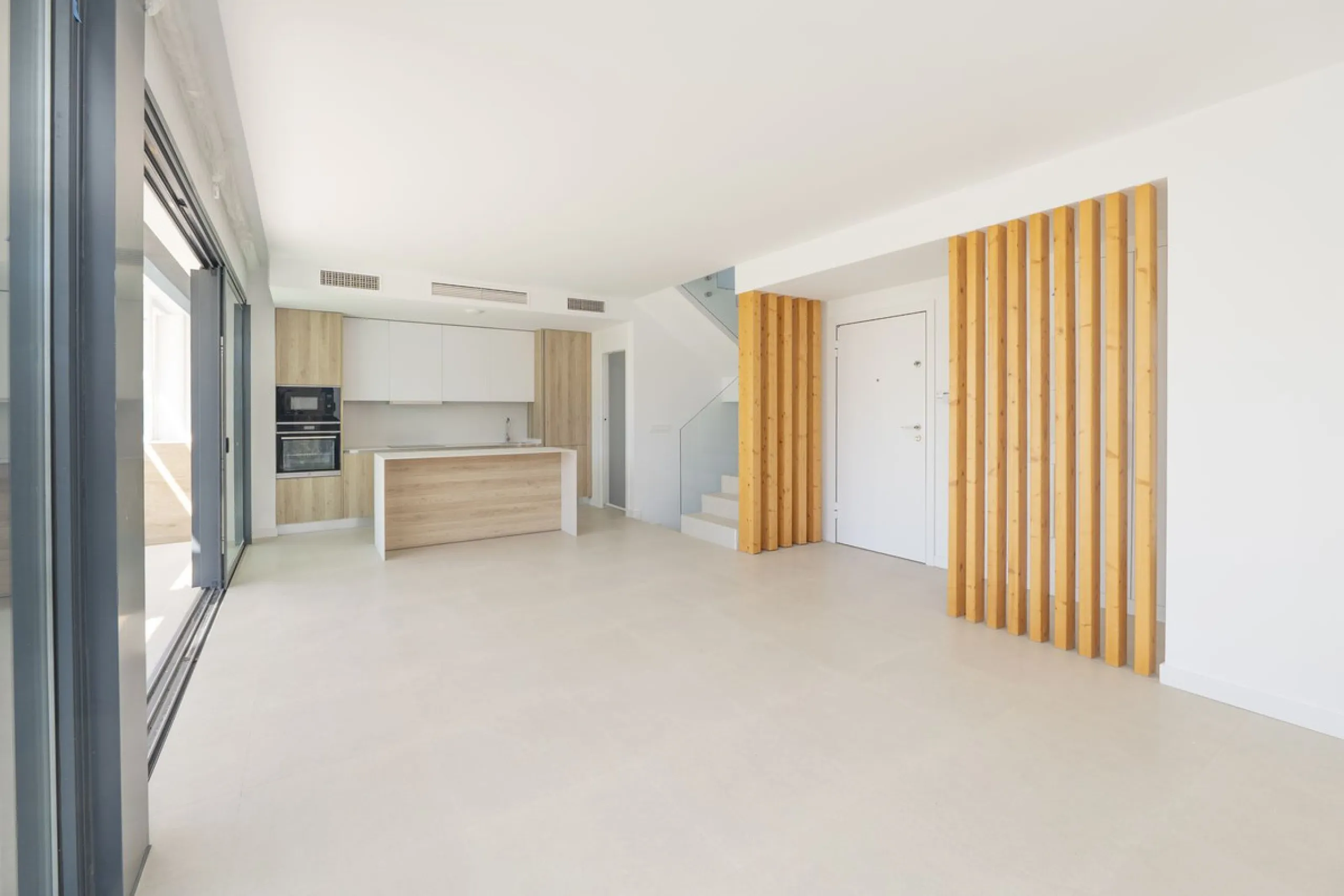 Magnificent high-end semi-detached villa located in the Serene Atalaya development, Estepona, Málaga, set within one of the most prestigious and sought-after residential areas of the Costa del Sol. The New Golden Mile has established itself as a benchmark