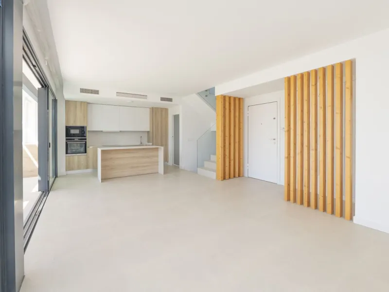 Magnificent high-end semi-detached villa located in the Serene Atalaya development, Estepona, Málaga, set within one of the most prestigious and sought-after residential areas of the Costa del Sol. The New Golden Mile has established itself as a benchmark