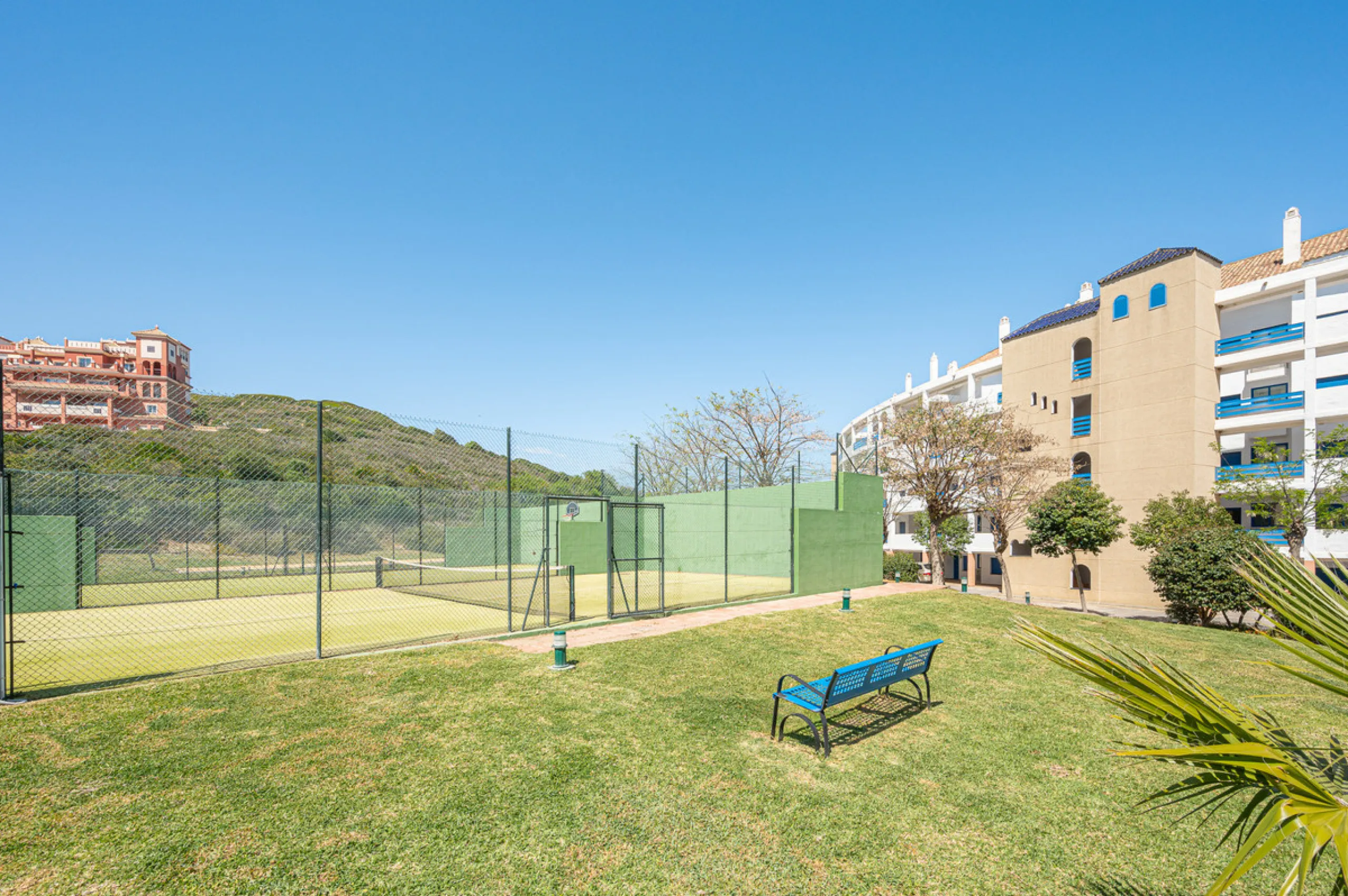 Beautiful 2-bedroom, 2-bathroom duplex penthouse with outstanding sea views, located in a well-maintained and highly sought-after community.