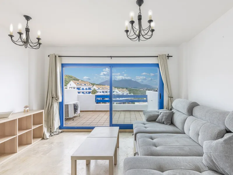 Beautiful 2-bedroom, 2-bathroom duplex penthouse with outstanding sea views, located in a well-maintained and highly sought-after community.