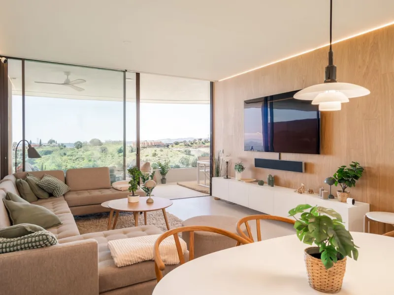 Brand new and presented in immaculate condition, this beautiful corner apartment is located in the sought-after Valley Collection in the popular Higuerón area.