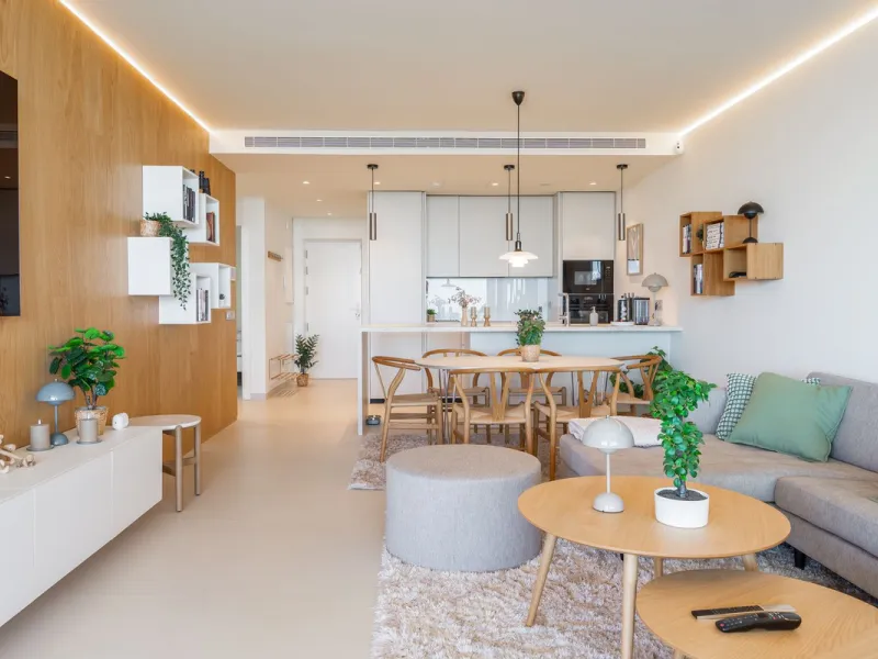 Brand new and presented in immaculate condition, this beautiful corner apartment is located in the sought-after Valley Collection in the popular Higuerón area.