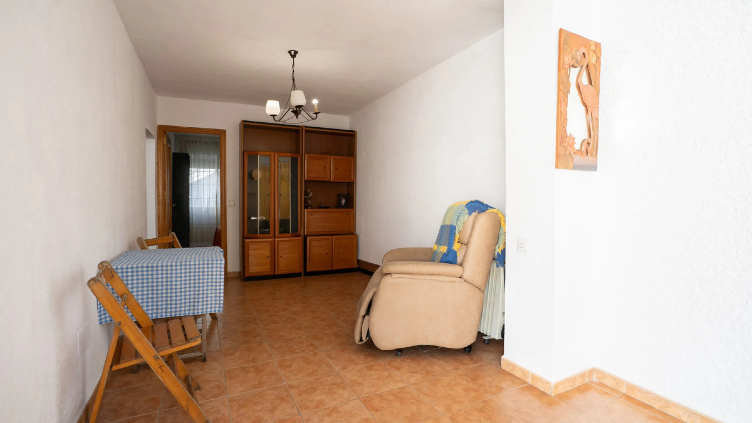 This delightful finca presents a rare opportunity for those seeking a charming retreat on the Costa del Sol. With its inviting atmosphere and potential for personalisation, this property is perfect for buyers looking to create their own haven in a sought-