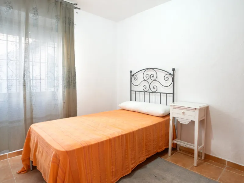 This delightful finca presents a rare opportunity for those seeking a charming retreat on the Costa del Sol. With its inviting atmosphere and potential for personalisation, this property is perfect for buyers looking to create their own haven in a sought-