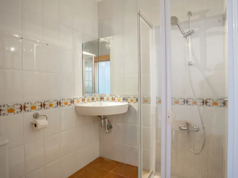 This delightful finca presents a rare opportunity for those seeking a charming retreat on the Costa del Sol. With its inviting atmosphere and potential for personalisation, this property is perfect for buyers looking to create their own haven in a sought-