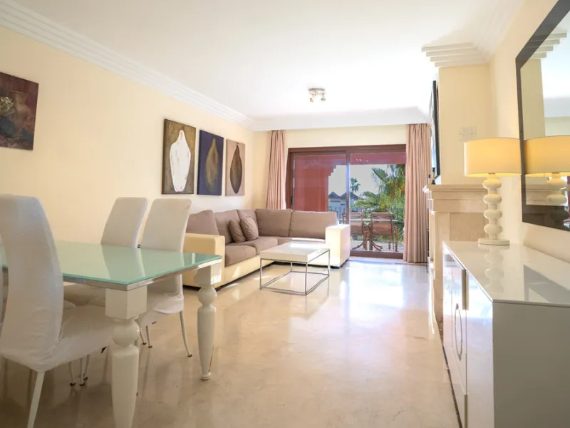 Apartment - Penthouse в продаже в Marbella, Málaga. В доме 2 спален и 2 ванных комнат. Площадь дома 200 м²