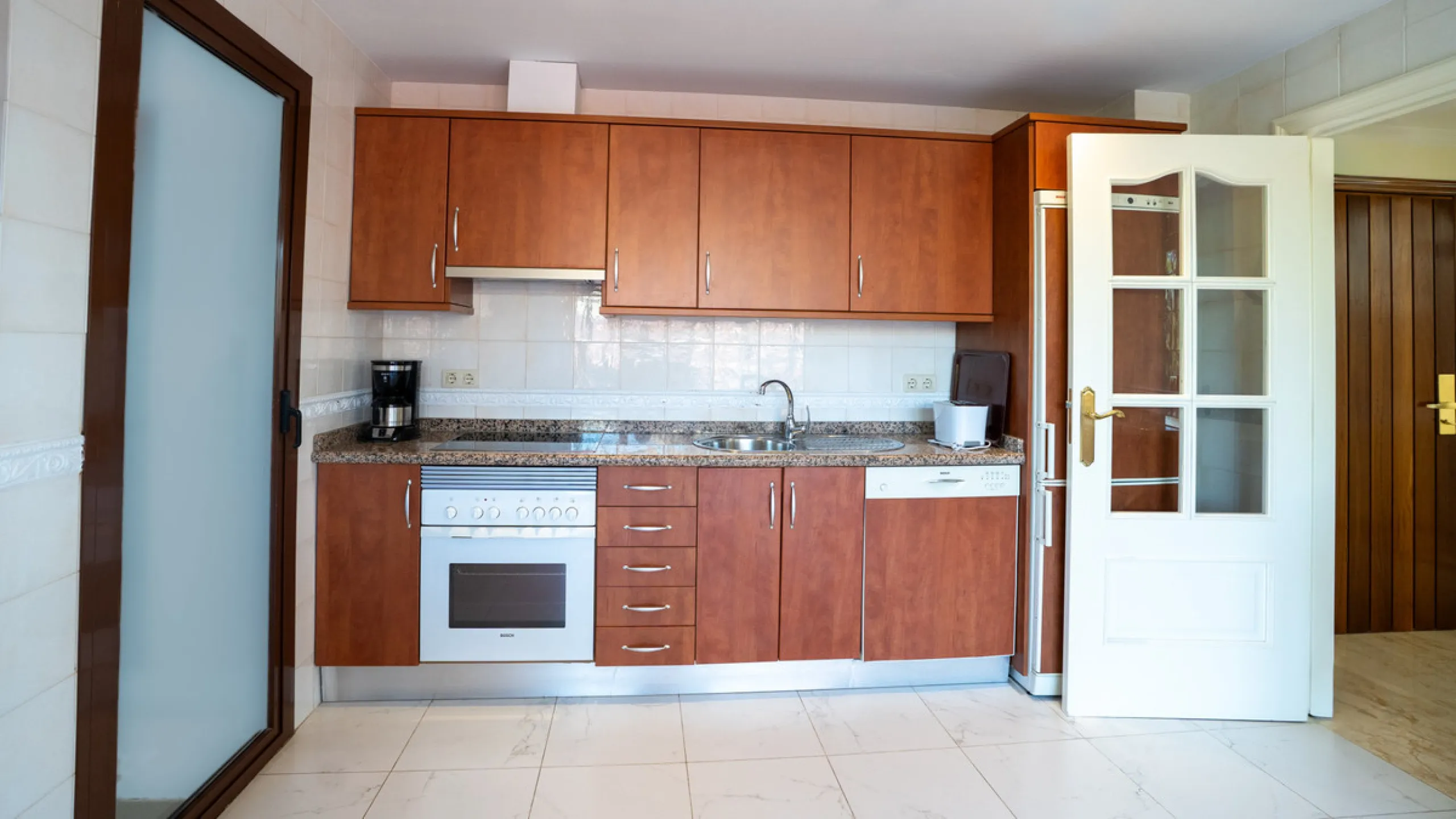 Apartment - Penthouse в продаже в Marbella, Málaga. В доме 2 спален и 2 ванных комнат. Площадь дома 200 м²