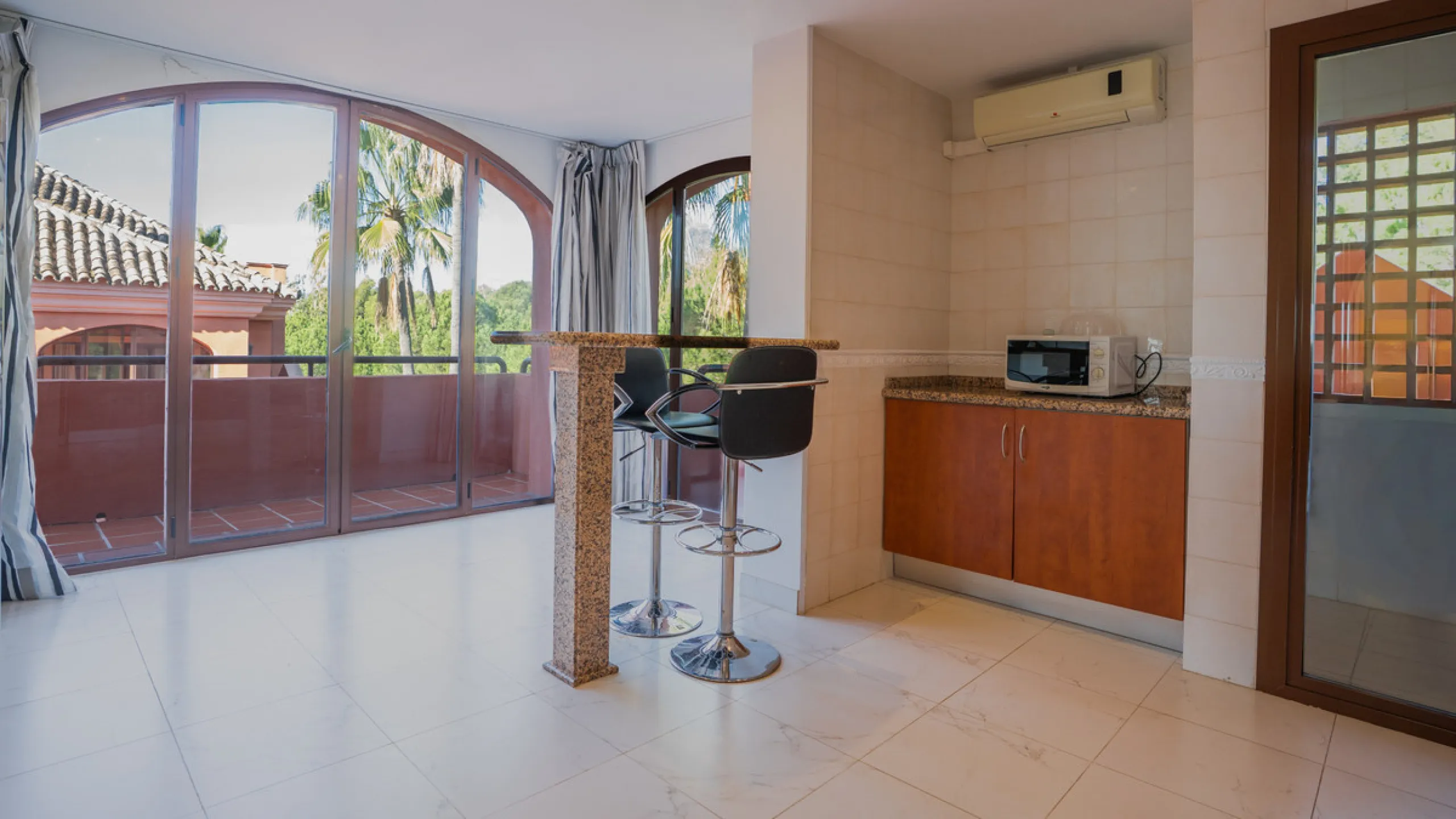 Apartment - Penthouse в продаже в Marbella, Málaga. В доме 2 спален и 2 ванных комнат. Площадь дома 200 м²