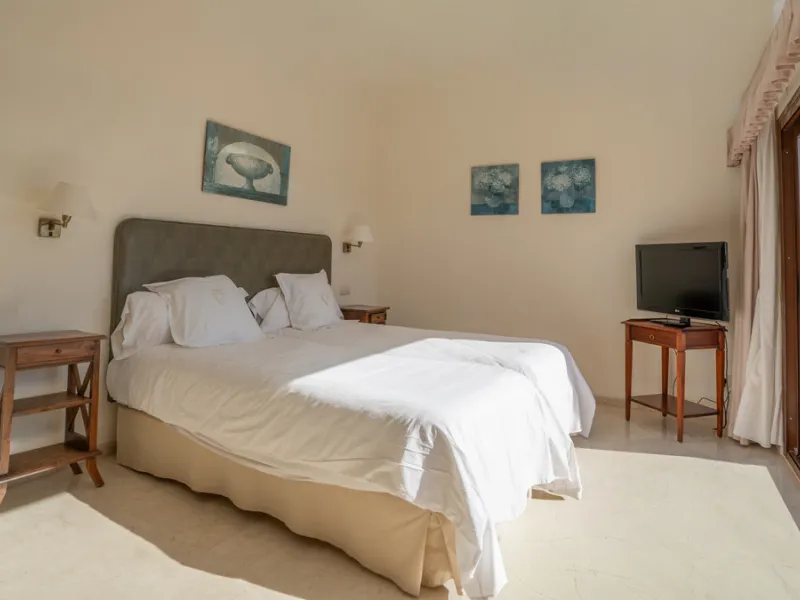 Apartment - Penthouse в продаже в Marbella, Málaga. В доме 2 спален и 2 ванных комнат. Площадь дома 200 м²