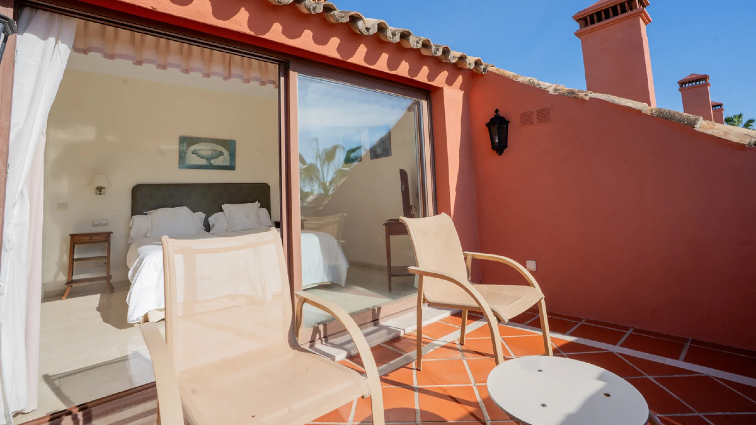 Apartment - Penthouse в продаже в Marbella, Málaga. В доме 2 спален и 2 ванных комнат. Площадь дома 200 м²