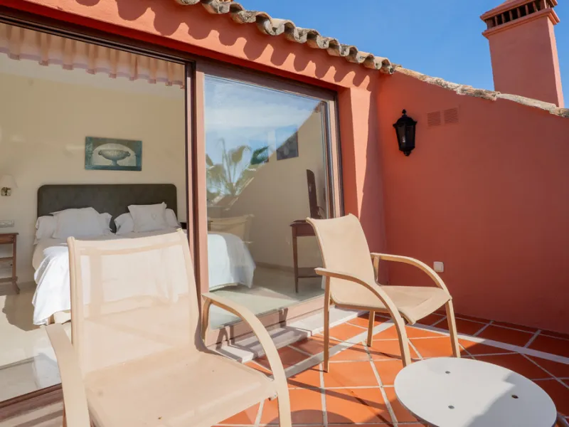 Apartment - Penthouse в продаже в Marbella, Málaga. В доме 2 спален и 2 ванных комнат. Площадь дома 200 м²