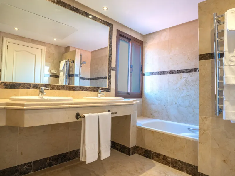 Apartment - Penthouse в продаже в Marbella, Málaga. В доме 2 спален и 2 ванных комнат. Площадь дома 200 м²