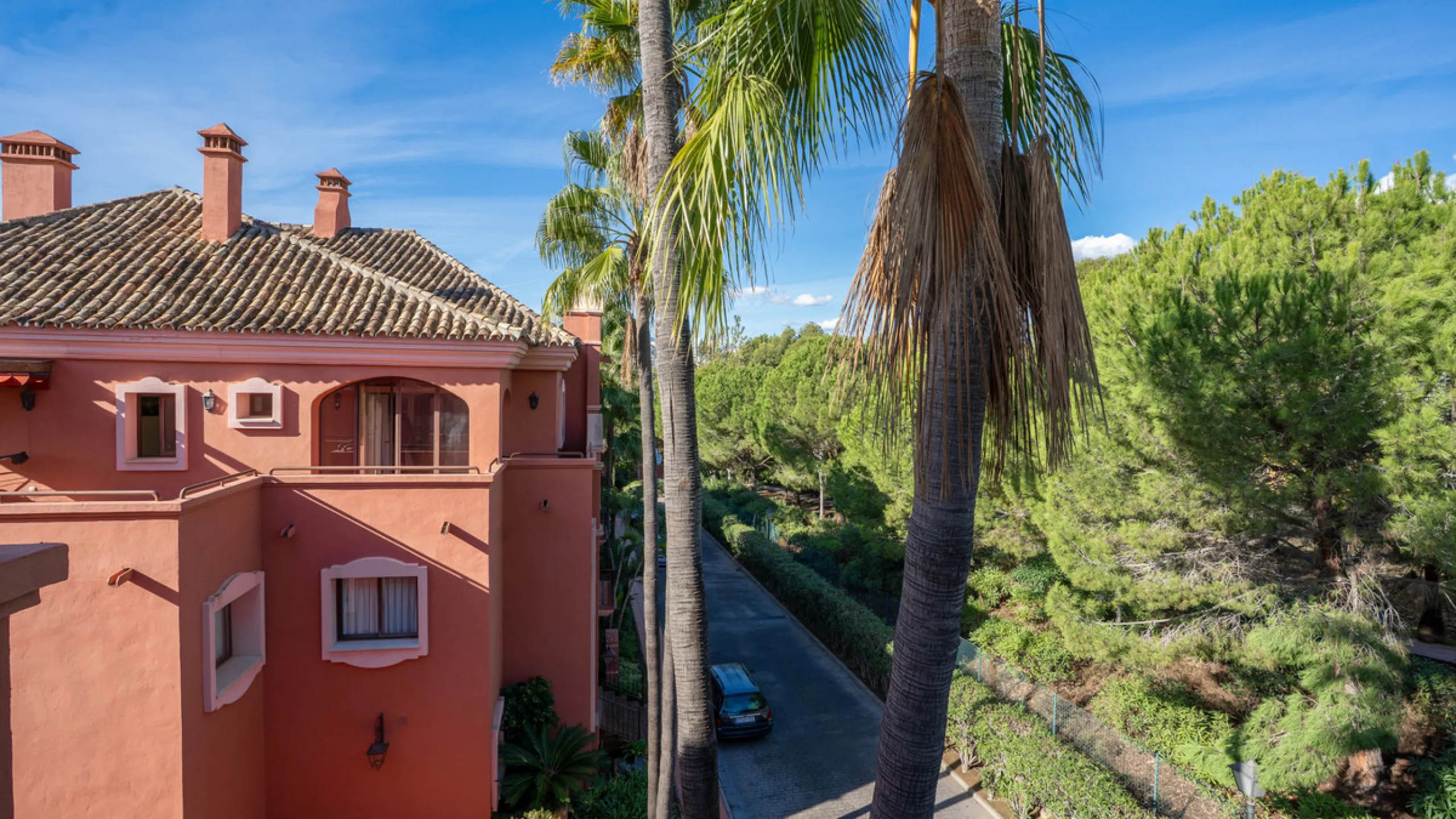 Apartment - Penthouse в продаже в Marbella, Málaga. В доме 2 спален и 2 ванных комнат. Площадь дома 200 м²