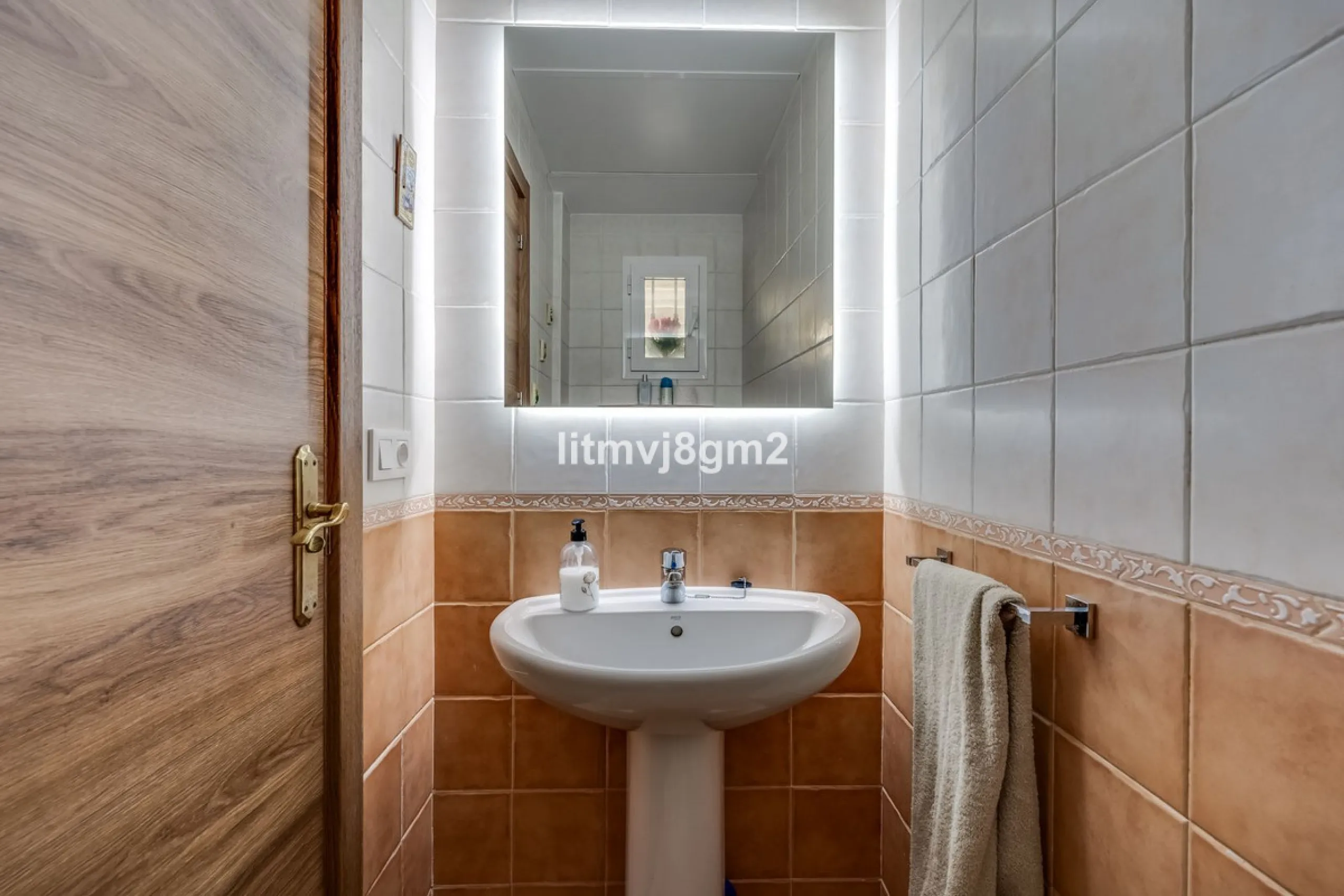 IDEAL LOCATION!!!
