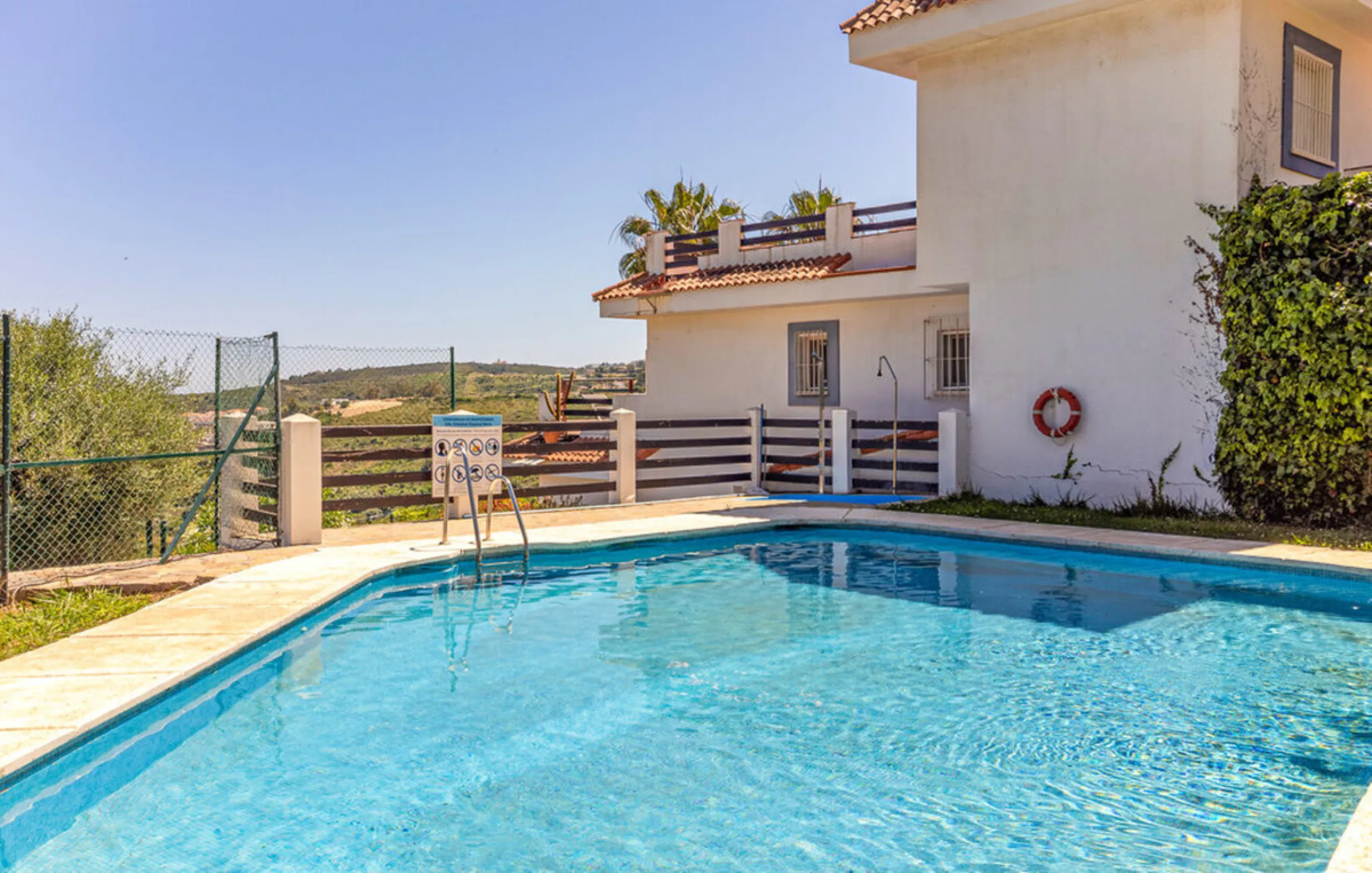 Situated in the well-regarded Vistalmar Duquesa Norte community in Manilva, this totally refurbished apartment combines modern comfort with impressive panoramic sea views. Located within walking distance of the beach, the property offers an ideal setting 
