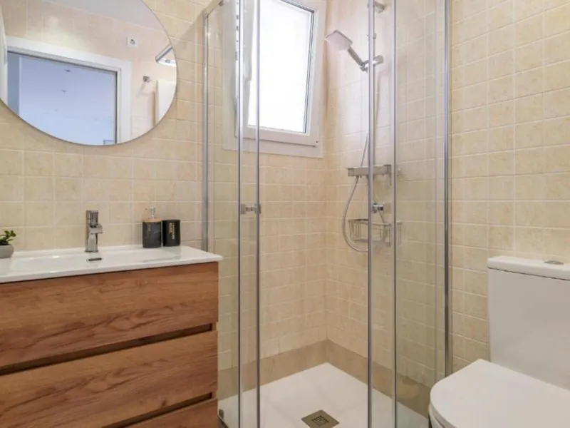 Situated in the well-regarded Vistalmar Duquesa Norte community in Manilva, this totally refurbished apartment combines modern comfort with impressive panoramic sea views. Located within walking distance of the beach, the property offers an ideal setting 