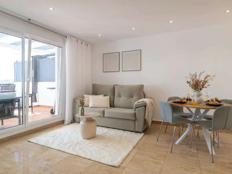 Situated in the well-regarded Vistalmar Duquesa Norte community in Manilva, this totally refurbished apartment combines modern comfort with impressive panoramic sea views. Located within walking distance of the beach, the property offers an ideal setting 