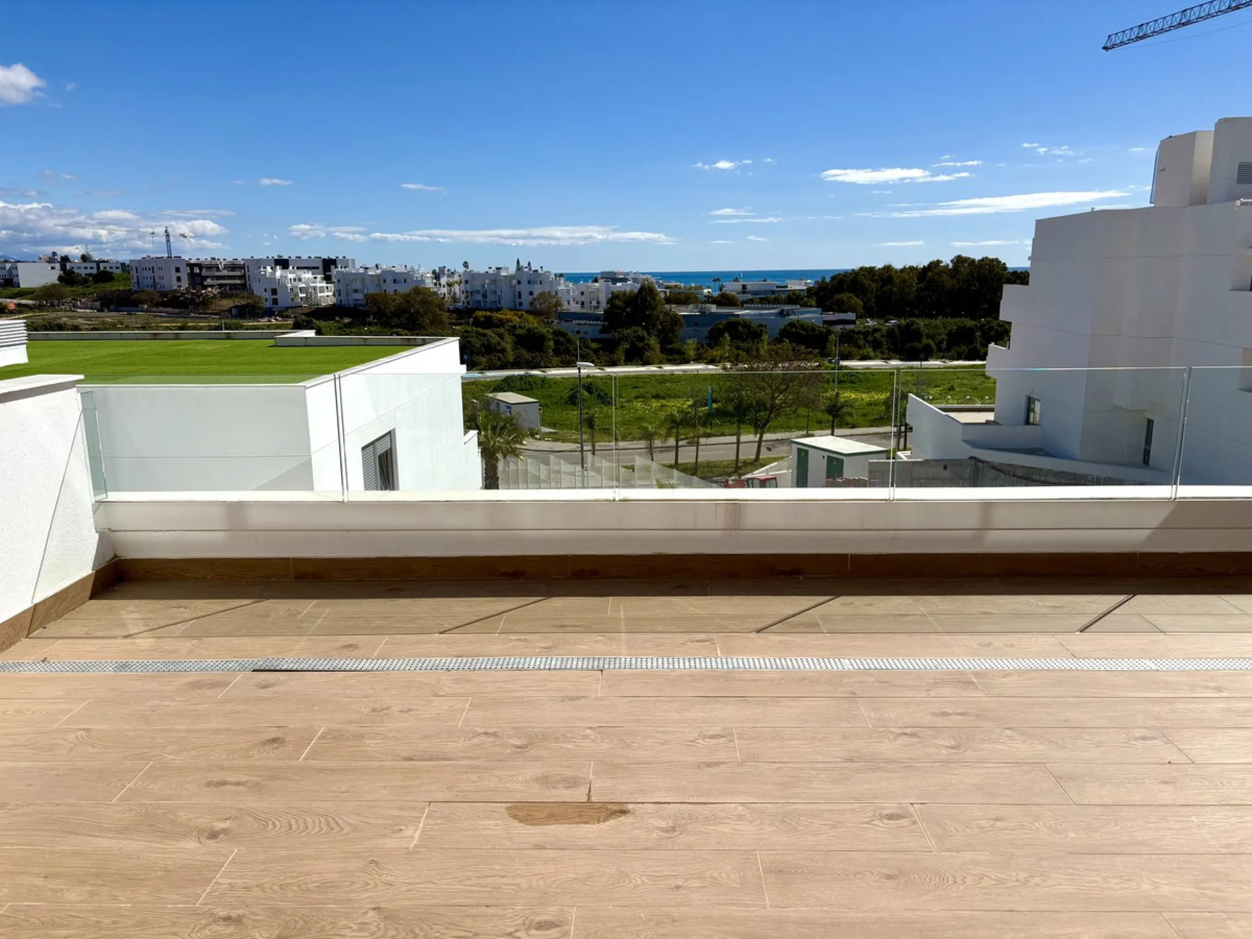 Apartment - Ground Floor Apartment в продаже в Estepona, Málaga. В доме 2 спален и 2 ванных комнат. Площадь дома 110 м²