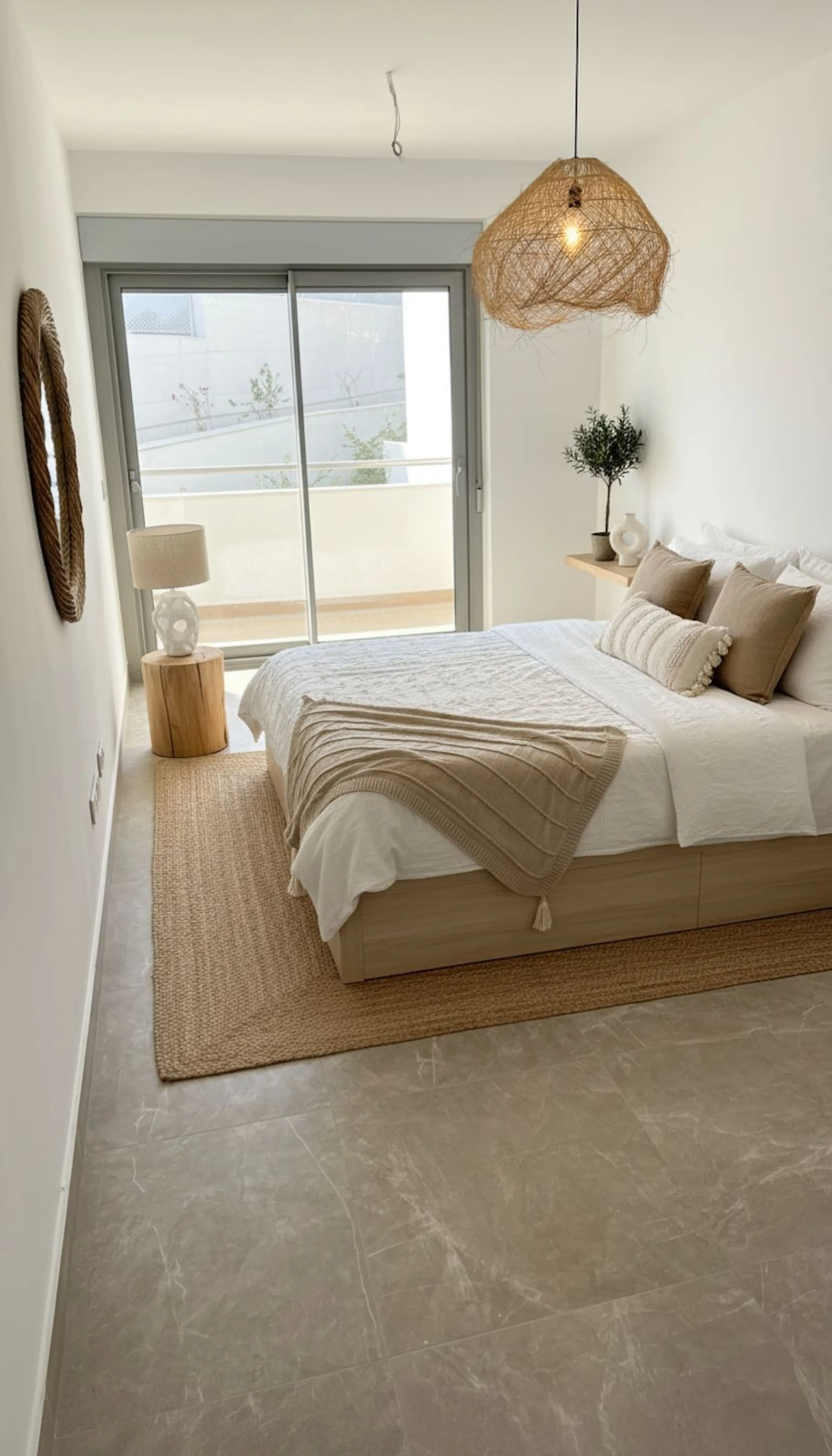 Apartment - Ground Floor Apartment в продаже в Estepona, Málaga. В доме 2 спален и 2 ванных комнат. Площадь дома 110 м²