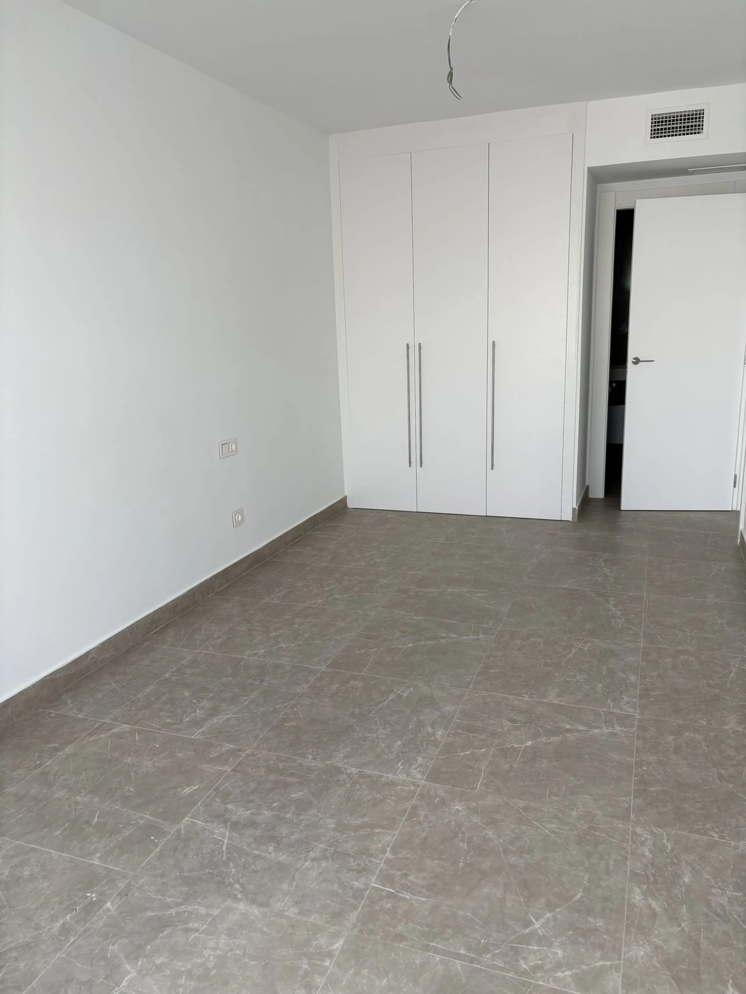 Apartment - Ground Floor Apartment в продаже в Estepona, Málaga. В доме 2 спален и 2 ванных комнат. Площадь дома 110 м²