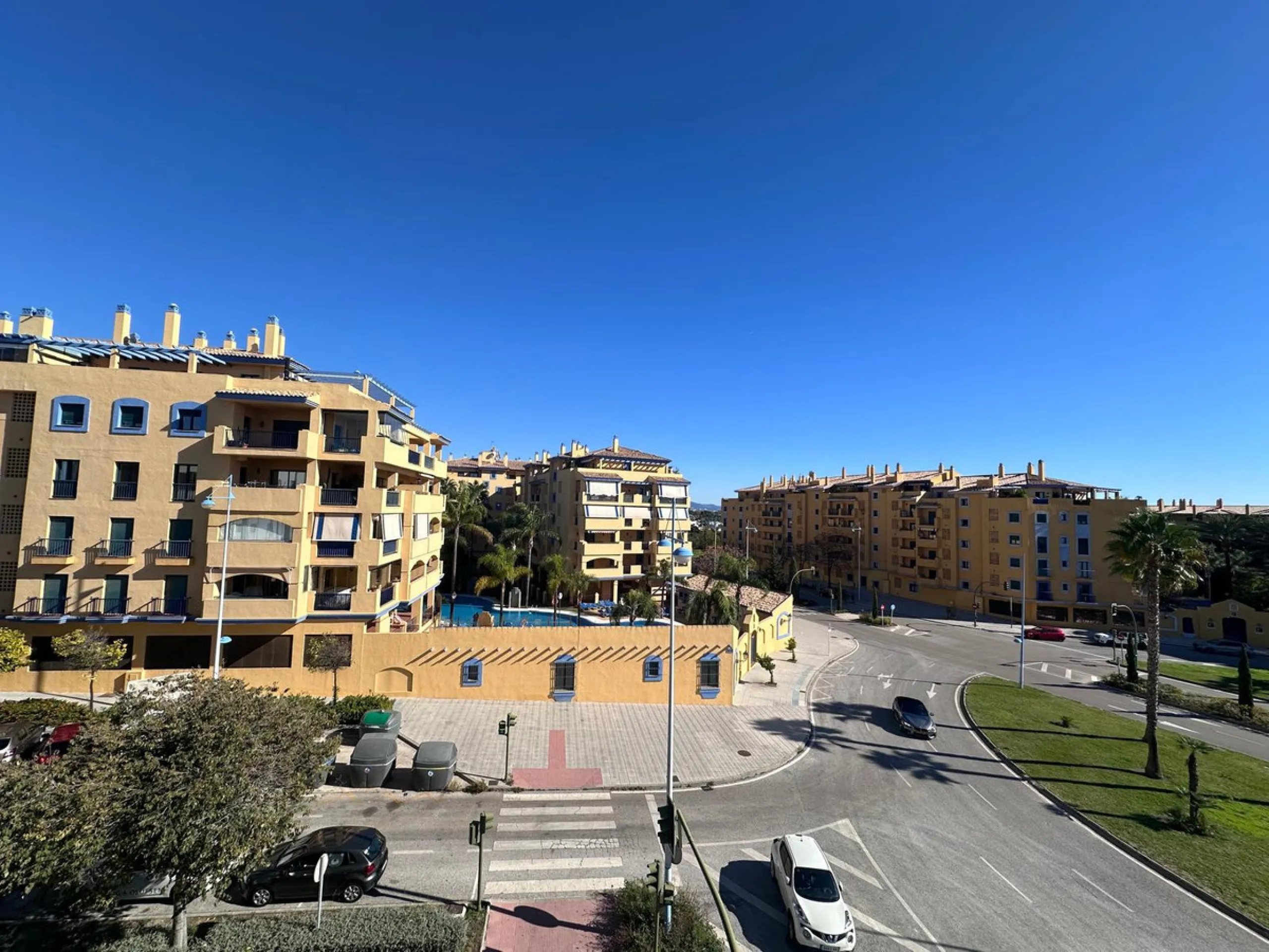 Bright 3-bedroom apartment in the heart of san pedro de alcántara