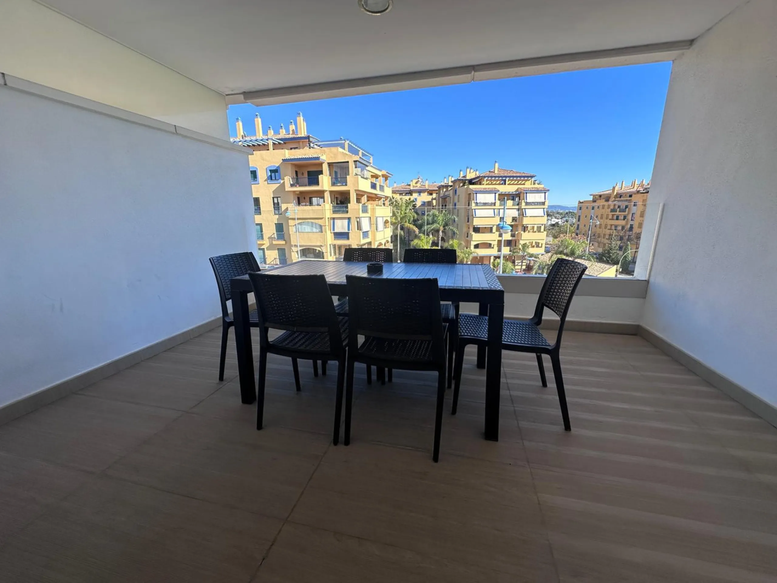 Bright 3-bedroom apartment in the heart of san pedro de alcántara