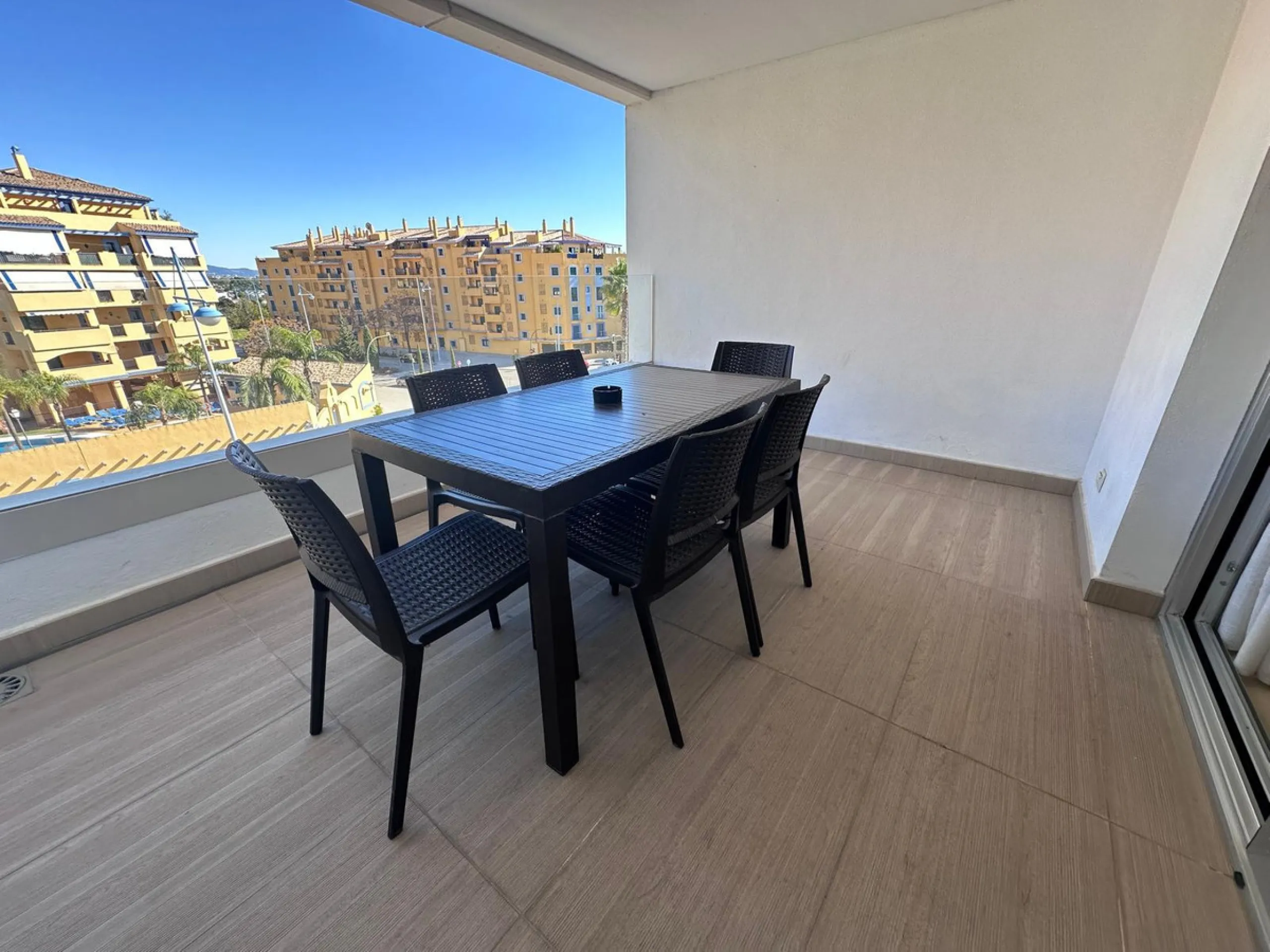 Bright 3-bedroom apartment in the heart of san pedro de alcántara