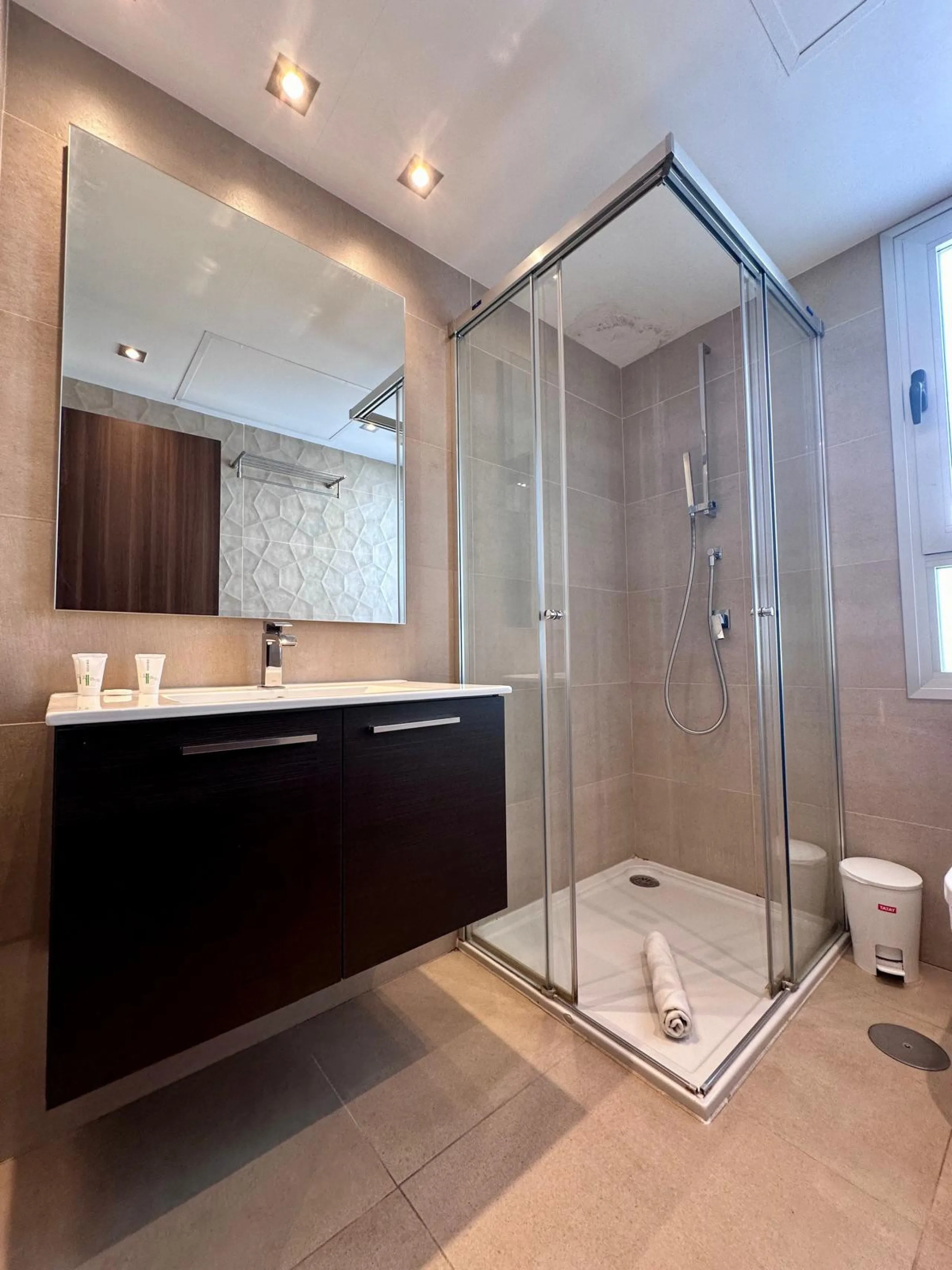 Bright 3-bedroom apartment in the heart of san pedro de alcántara