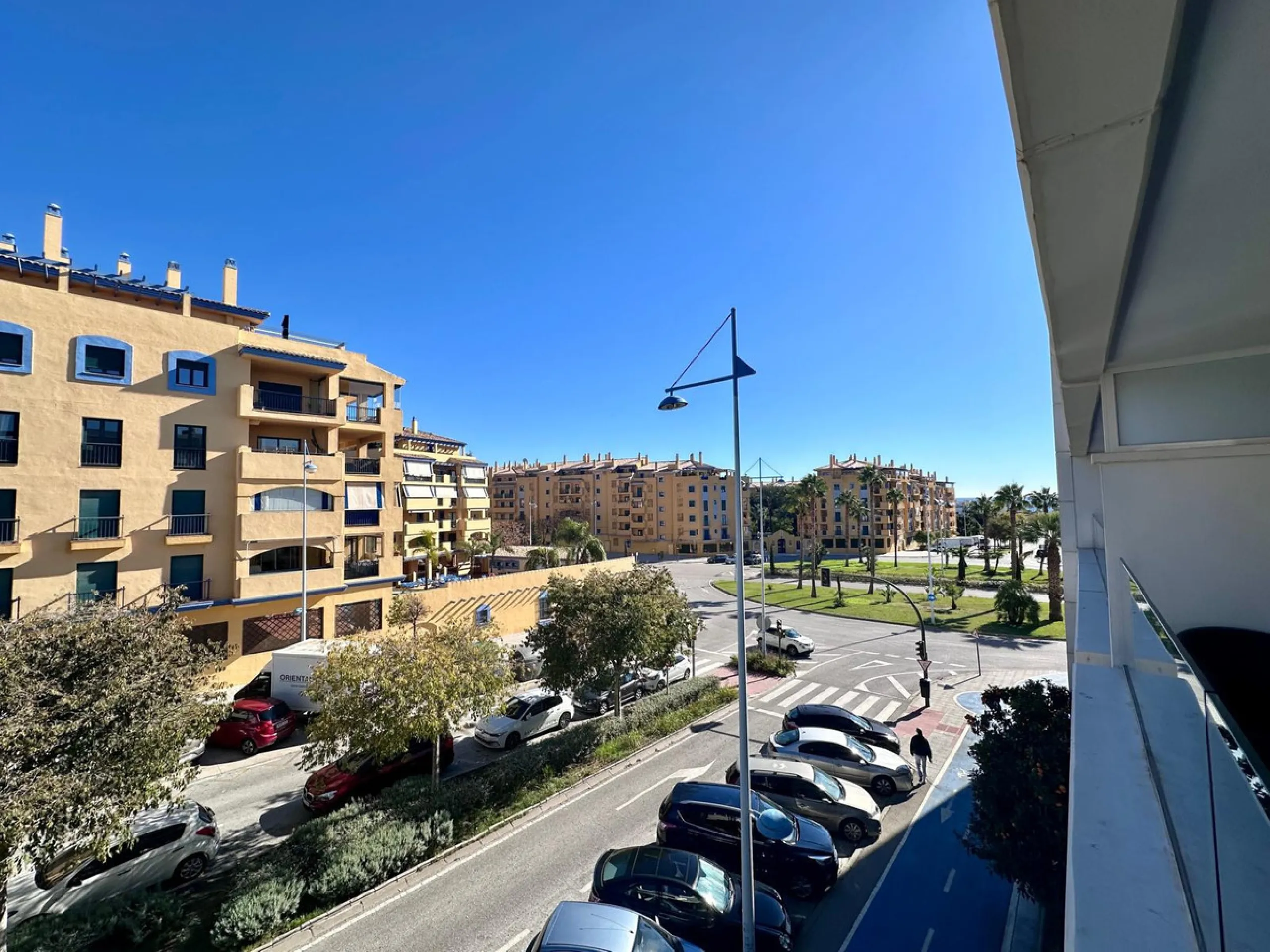 Bright 3-bedroom apartment in the heart of san pedro de alcántara