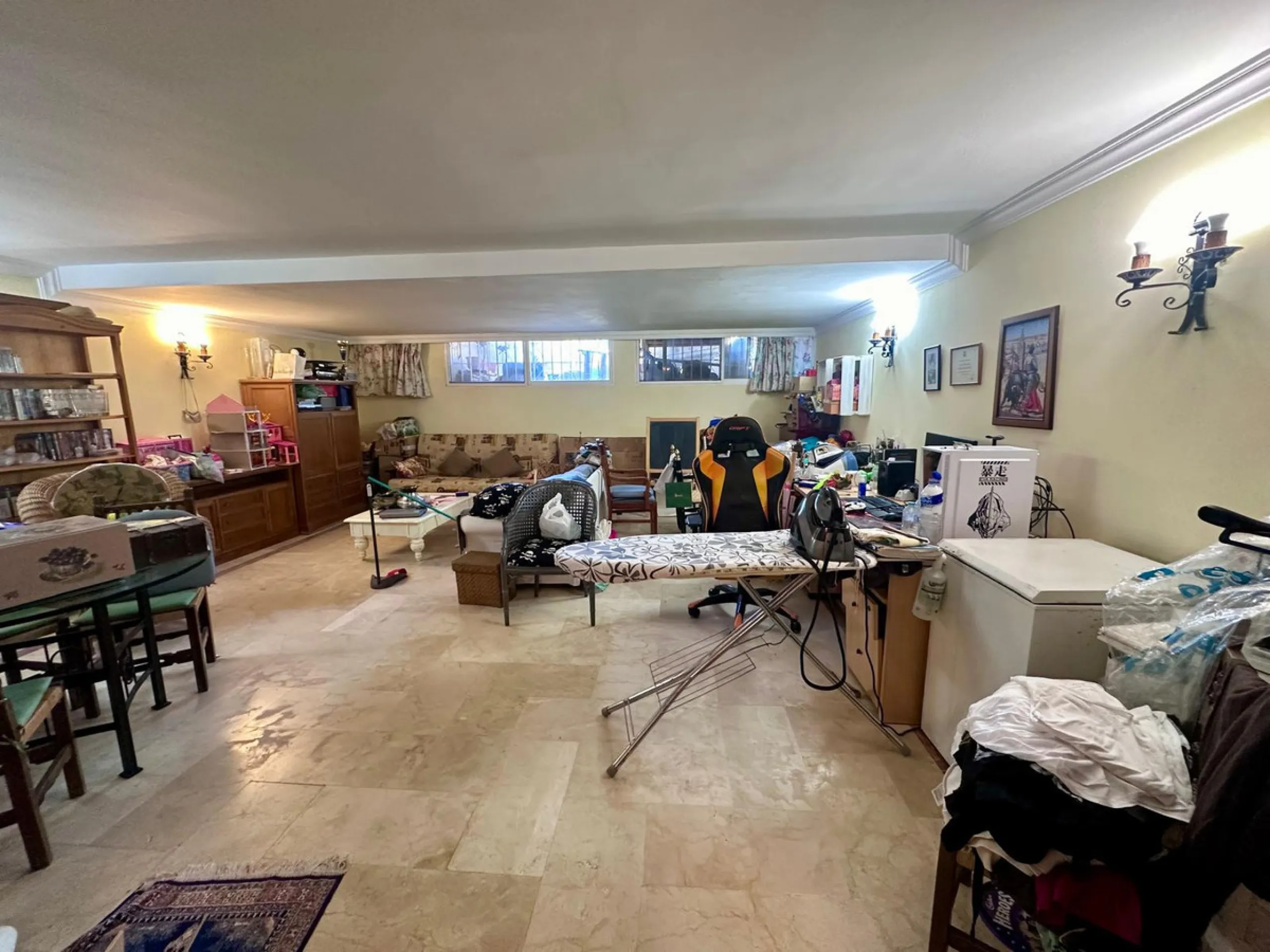 INCREDIBLE VILLA-SIZED TOWNHOUSE WITH PRIVATE GARDEN!