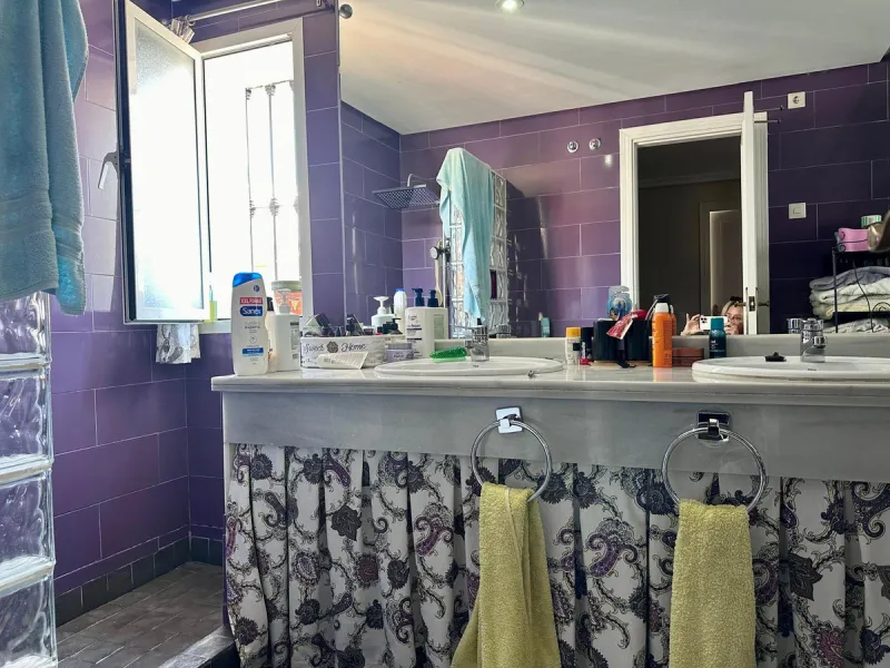 INCREDIBLE VILLA-SIZED TOWNHOUSE WITH PRIVATE GARDEN!