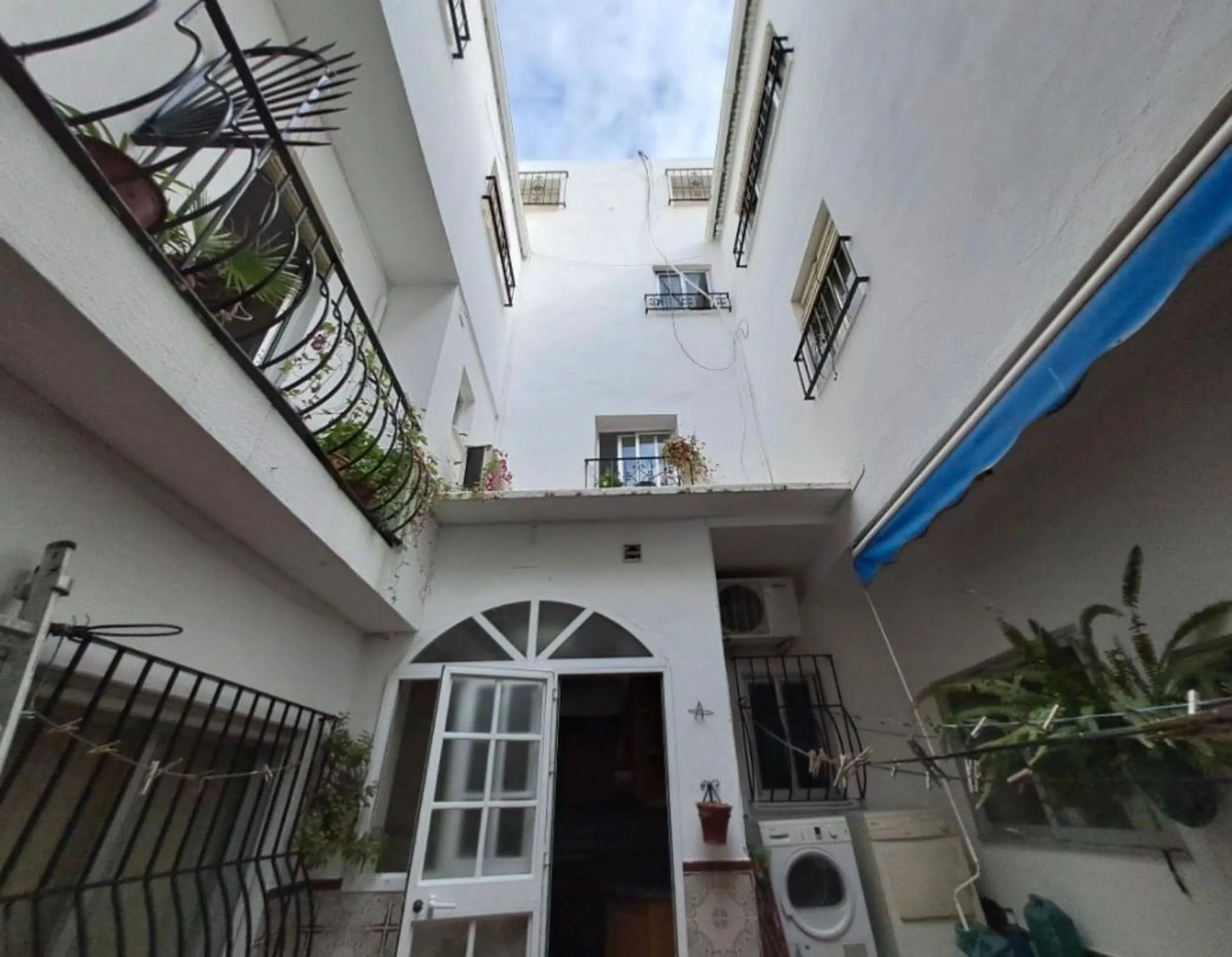 Commercial - Hotel в продаже в Marbella, Málaga. Площадь дома 1018 м²