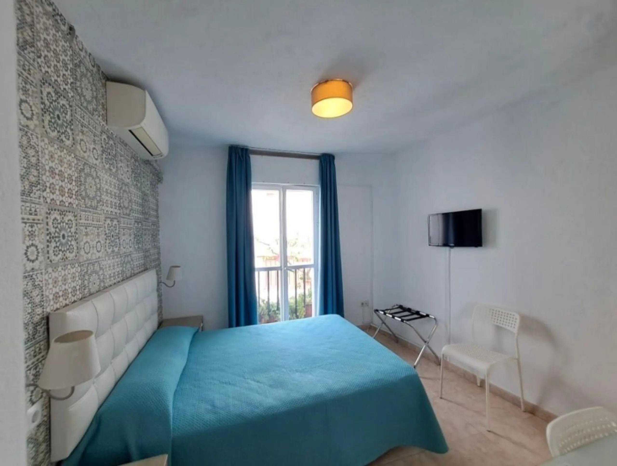 Commercial - Hotel в продаже в Marbella, Málaga. Площадь дома 1018 м²
