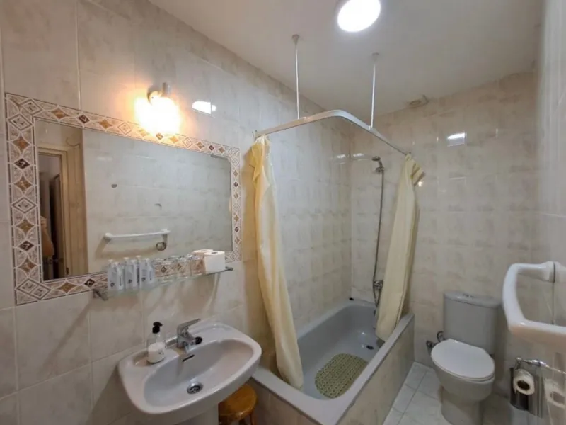 Commercial - Hotel в продаже в Marbella, Málaga. Площадь дома 1018 м²