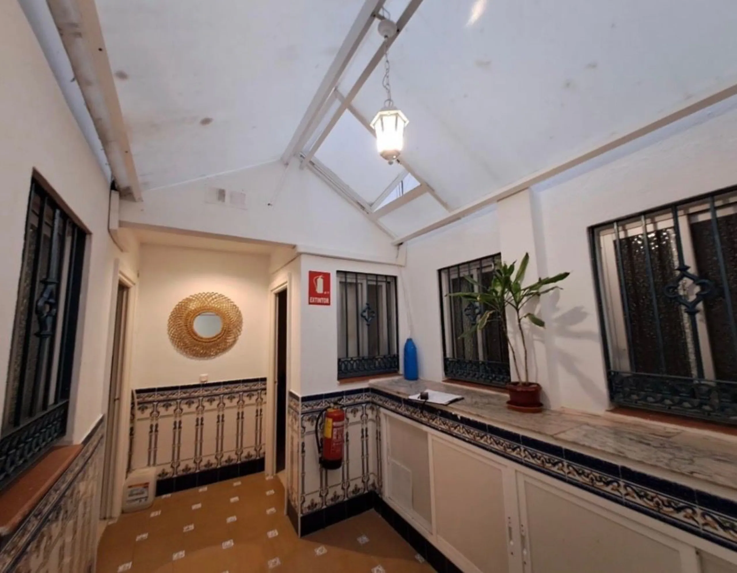 Commercial - Hotel в продаже в Marbella, Málaga. Площадь дома 1018 м²