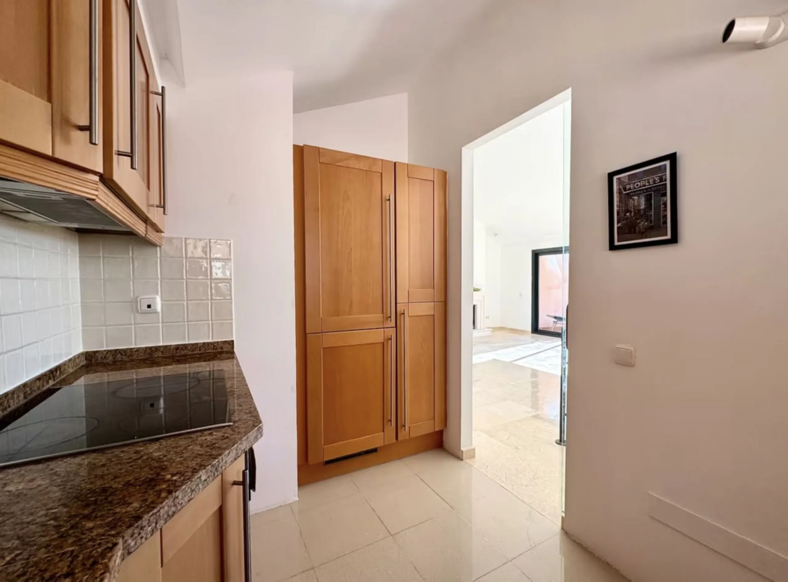 Fantastic 3-bedroom duplex penthouse with sea and African coast views, spread over two floors. It features two spacious terraces, air conditioning, heated floors, and access to communal gardens with two swimming pools. Garage and storage room included.