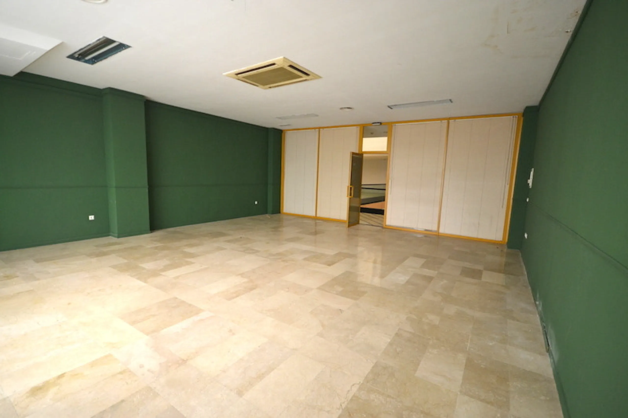 Commercial - Office в продаже в Marbella, Málaga. Площадь дома 70 м²