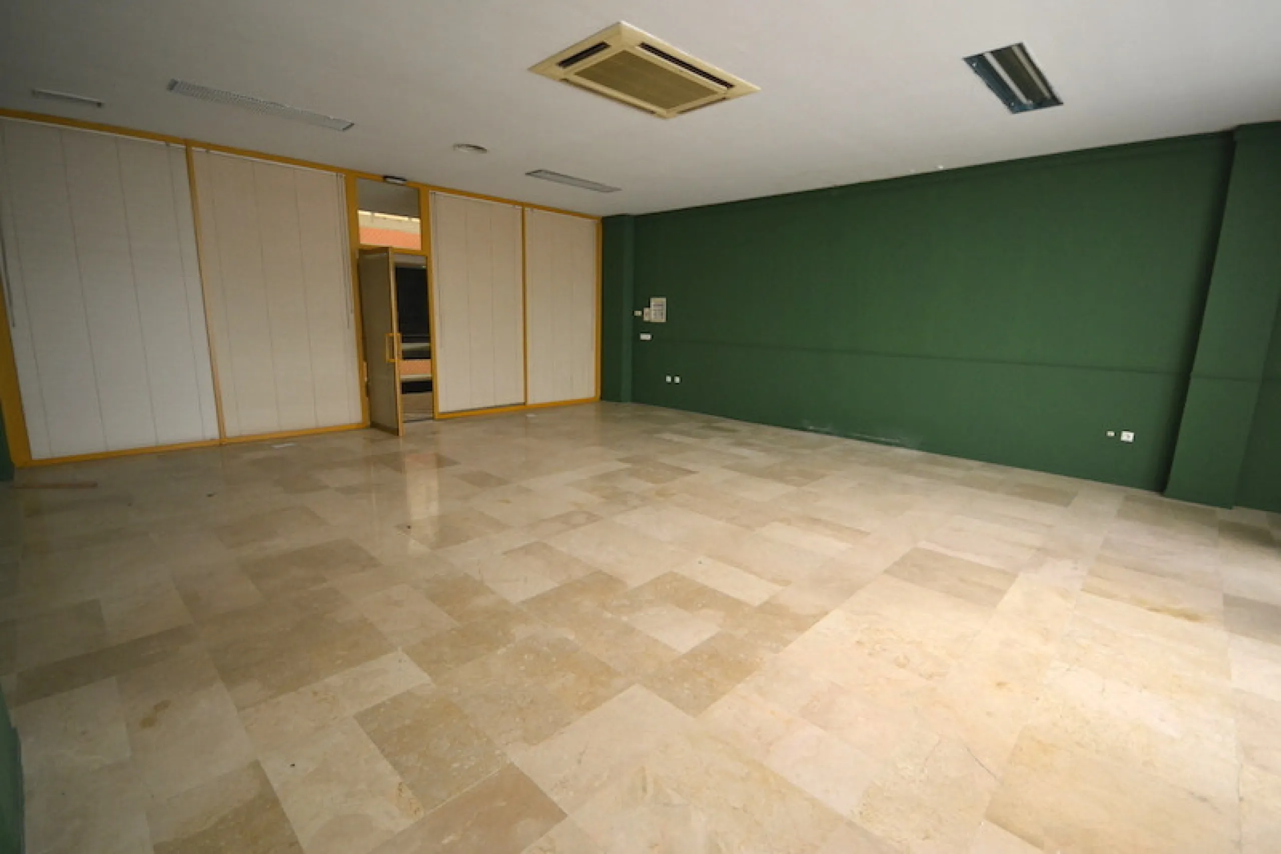 Commercial - Office в продаже в Marbella, Málaga. Площадь дома 70 м²
