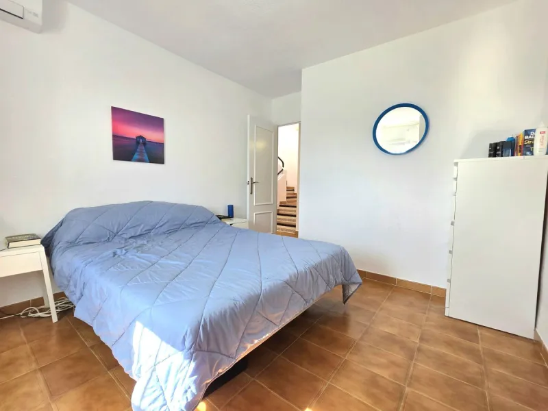 This beautiful 3 bed townhouse is located in a fantastic area, walking distance to all amenities and the beach. The house is Andalucian in style, built over 3 levels and sold fully furnished. On the ground level you are greeted by an entrance hall and lar