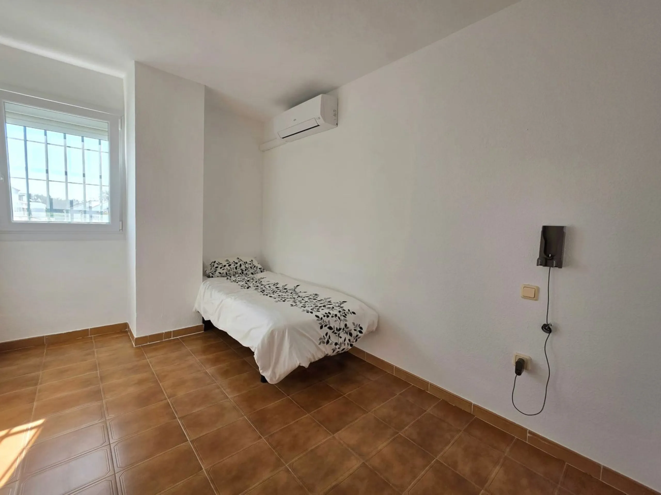 This beautiful 3 bed townhouse is located in a fantastic area, walking distance to all amenities and the beach. The house is Andalucian in style, built over 3 levels and sold fully furnished. On the ground level you are greeted by an entrance hall and lar